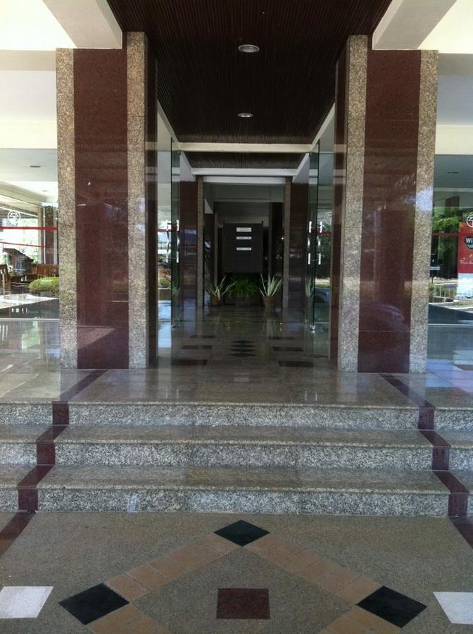 Paradorn Inn Chumphon Exterior photo