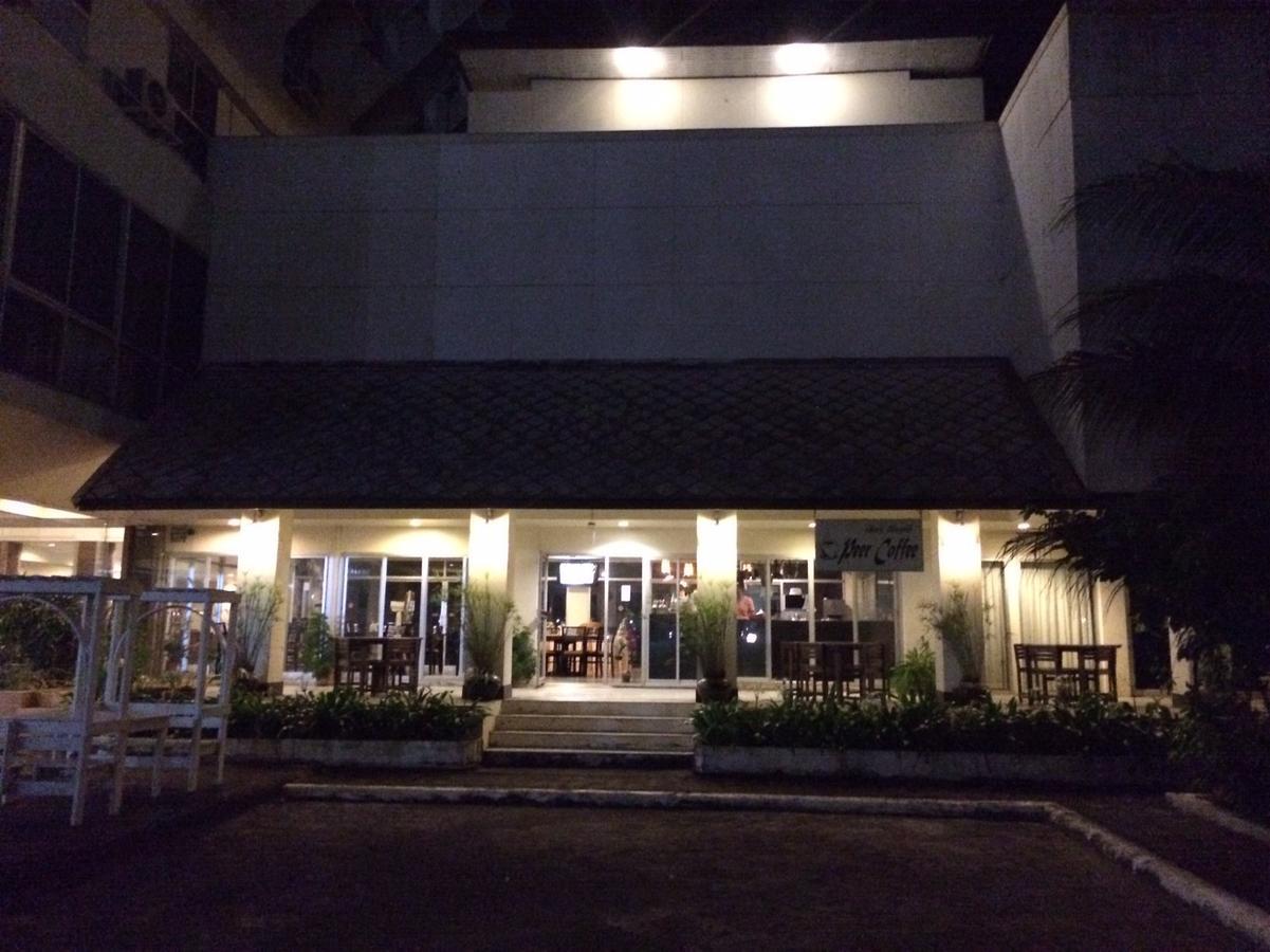 Paradorn Inn Chumphon Exterior photo