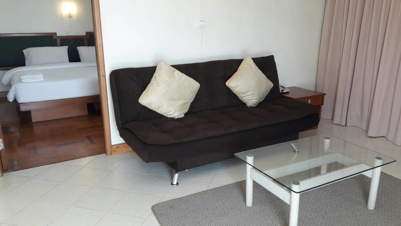 Paradorn Inn Chumphon Exterior photo